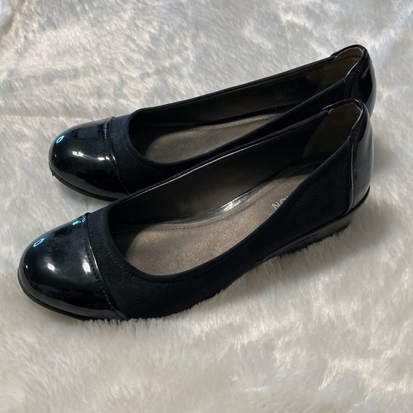 Wedge cap toe flats Kenneth Cole Reactio - Picture 1 of 5